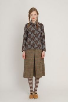 AW1213 TWEED & ROSES ABIGAIL’S BLOUSE - DAMSON - Other Image